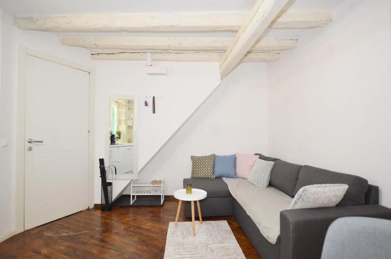 Pisinium Apartment Rovinj 0*,